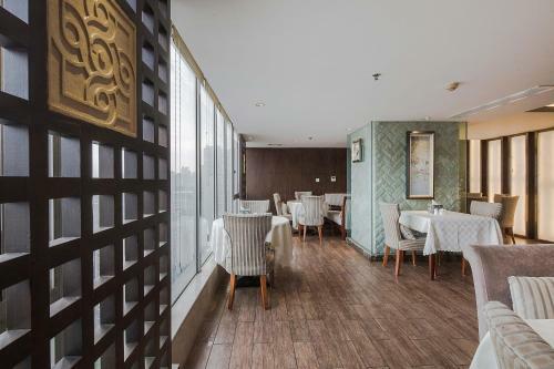 Golden View Hotel