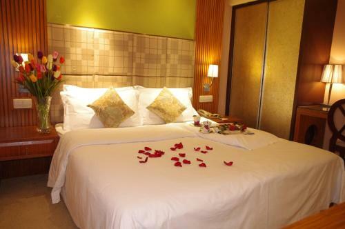 Golden View Hotel