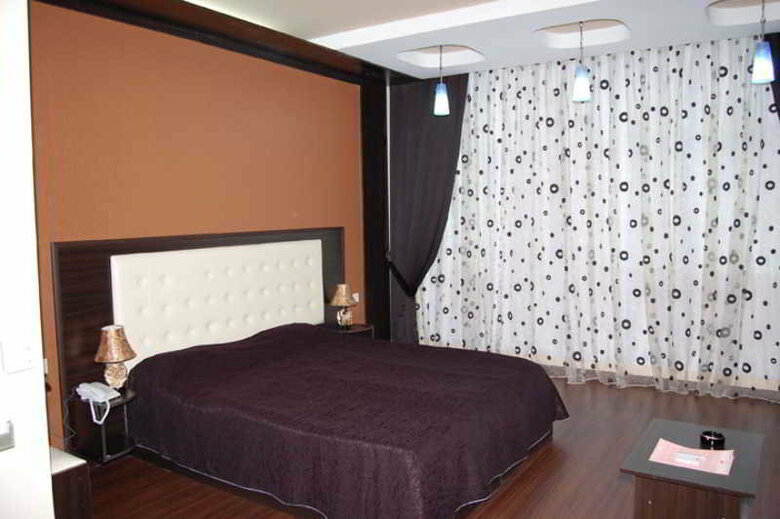 Term Hotel