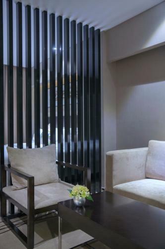 Warm Yes Business Hotel