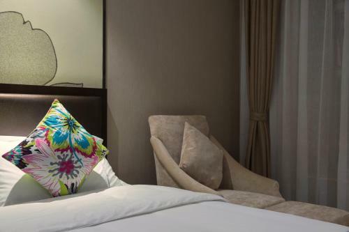 Warm Yes Business Hotel