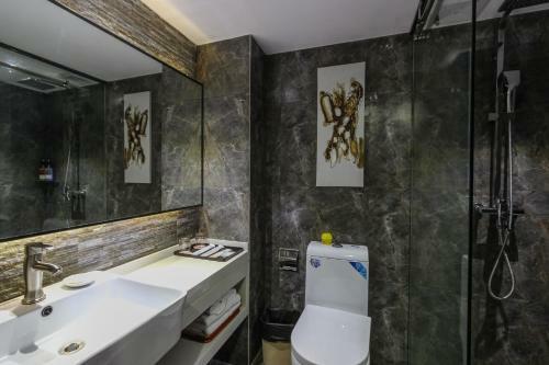 Warm Yes Business Hotel