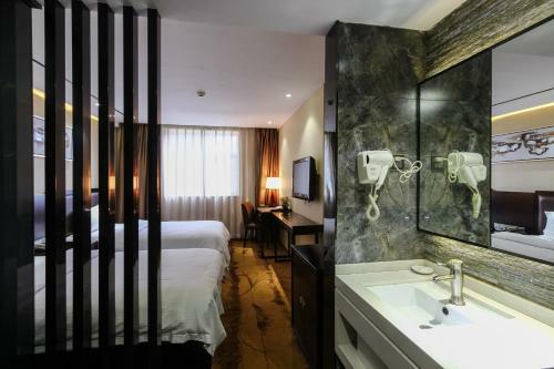 Warm Yes Business Hotel
