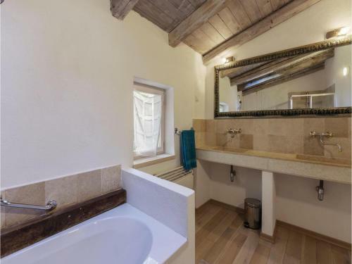 Three-bedroom Holiday Home In Bale