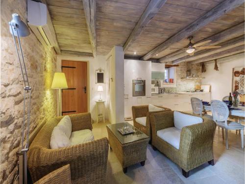 Three-bedroom Holiday Home In Bale