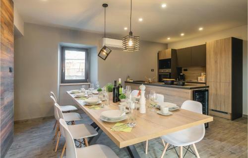 Five-bedroom Holiday Home In Barban