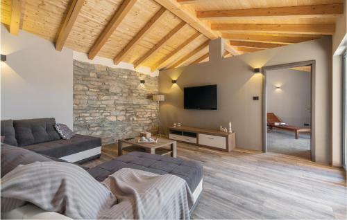 Five-bedroom Holiday Home In Barban