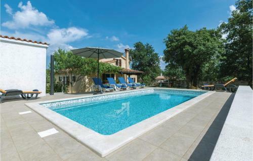 Three-bedroom Holiday Home In Barban