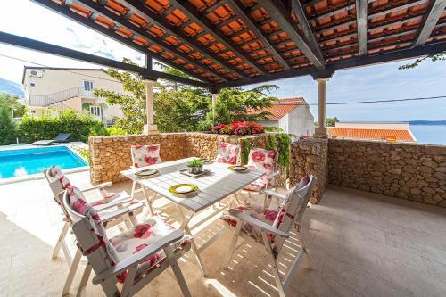Baska Voda Villa Sleeps 8 Pool Air Con Wifi