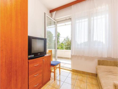 Two-bedroom Apartment In Dramalj