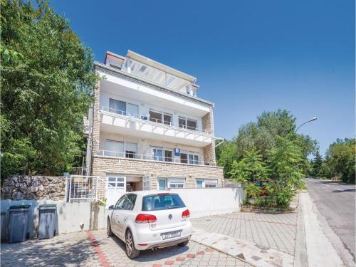 Two-bedroom Apartment In Dramalj