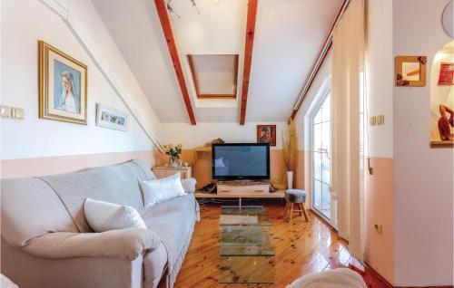 Two-bedroom Apartment In Dramalj