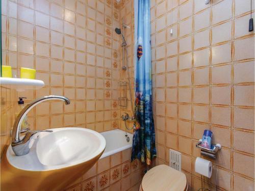 Two-bedroom Apartment In Jadranovo