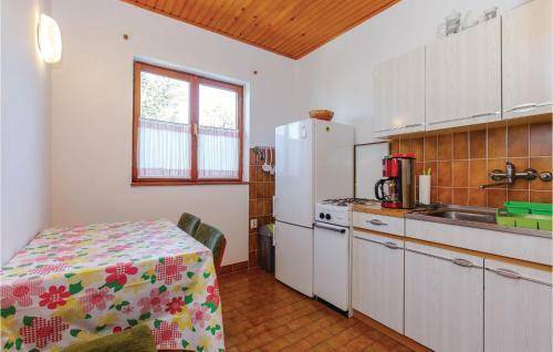 Two-bedroom Apartment In Jadranovo