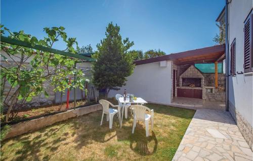 Two-bedroom Apartment In Jadranovo