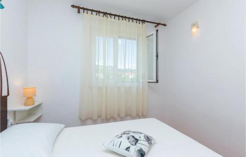 Two-bedroom Apartment In Jadranovo