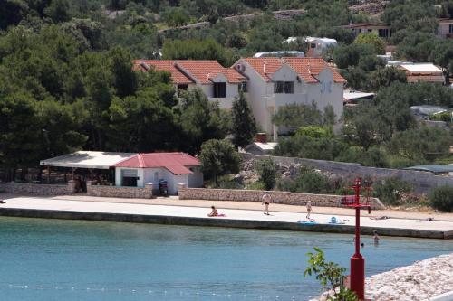 Family Friendly Seaside Apartments Jezera (murter) - 9684