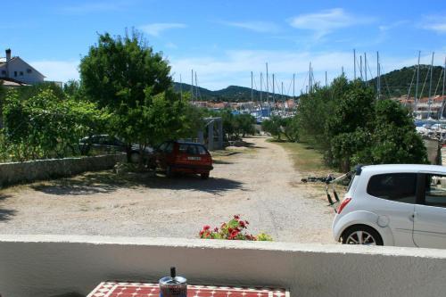 Family Friendly Seaside Apartments Jezera (murter) - 9684