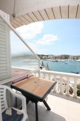 Apartments By The Sea Jezera (murter) - 5123