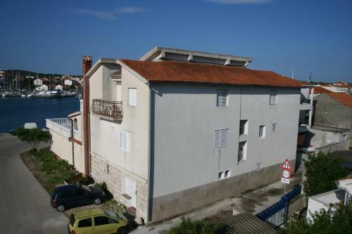 Apartments By The Sea Jezera (murter) - 5123