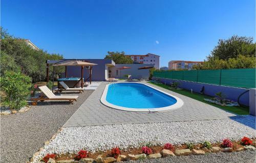 Three-bedroom Holiday Home In Kastel Stafilic