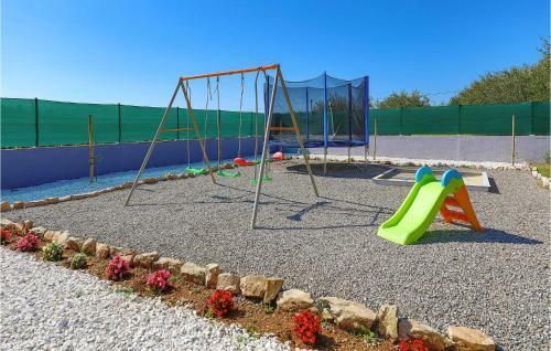 Three-bedroom Holiday Home In Kastel Stafilic