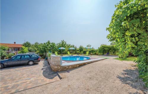 Two-bedroom Apartment In Kastelir