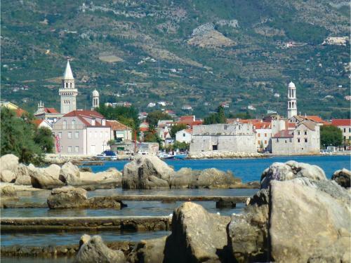 Two-bedroom Holiday Home In Kastel Novi