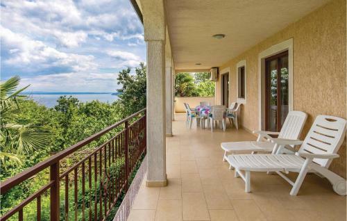 Three-bedroom Apartment In Lovran