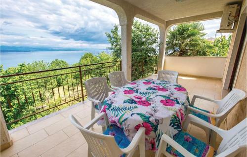 Three-bedroom Apartment In Lovran