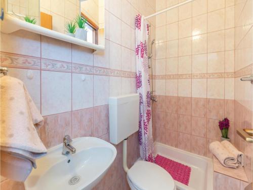 Two-bedroom Apartment With Sea View In Makarska