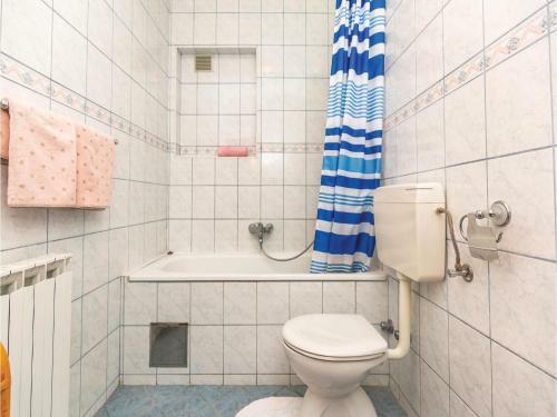 Two-bedroom Apartment With Sea View In Makarska