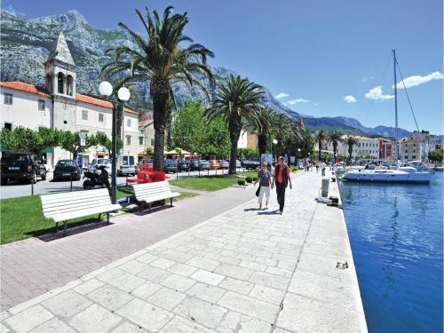 Two-bedroom Apartment With Sea View In Makarska