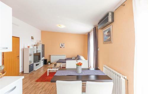 Two-bedroom Apartment With Sea View In Makarska