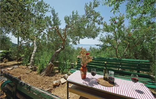 Two-bedroom Apartment With Sea View In Makarska