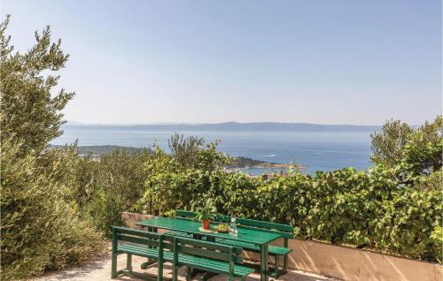 Two-bedroom Apartment In Makarska