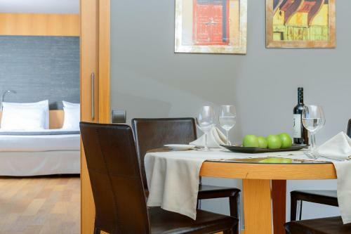 Alexander Beach Hotel & Spa