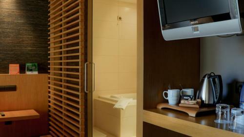 Alexander Beach Hotel & Spa