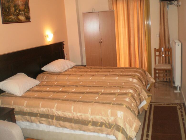 Hotel Kosta Famissi