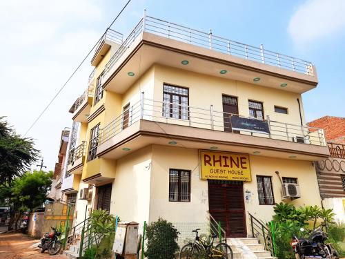 Hostal Rhine Guest House