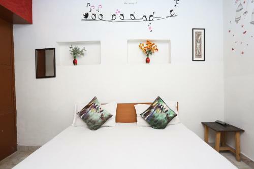 Spot On 43140 Classic Homestay