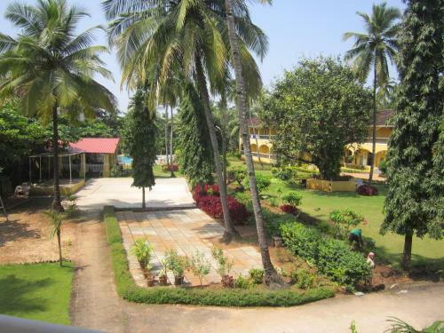 Hotel Carina Beach Resort
