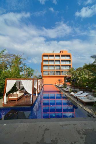 Sinq Party Hotel
