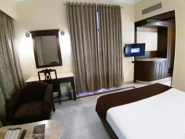 Hotel Raj Palace