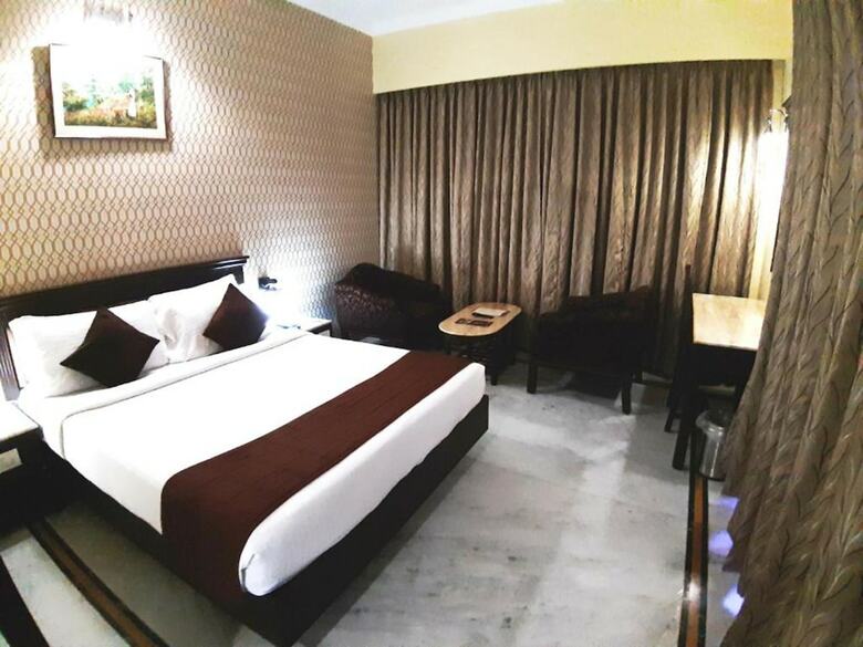 Hotel Raj Palace