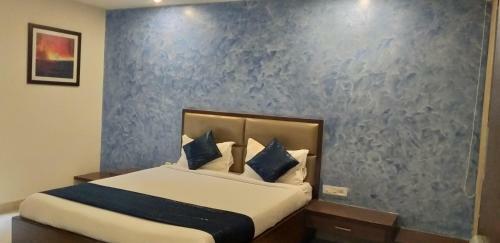 Hostal Raj Residency Near Us Consulate