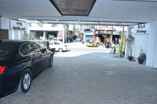Hostal Raj Residency Near Us Consulate