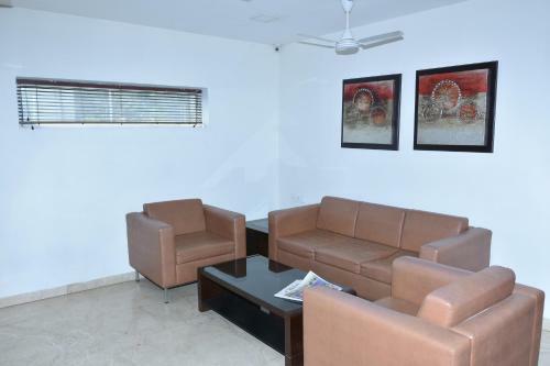 Hostal Raj Residency Near Us Consulate