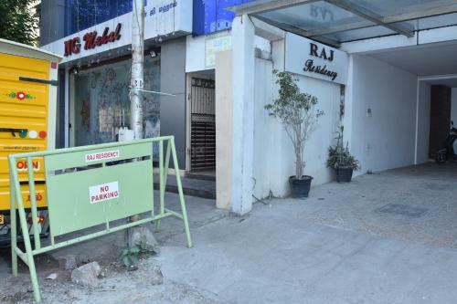 Hostal Raj Residency Near Us Consulate