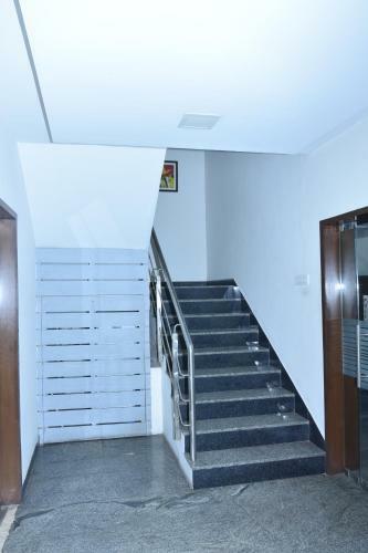 Hostal Raj Residency Near Us Consulate